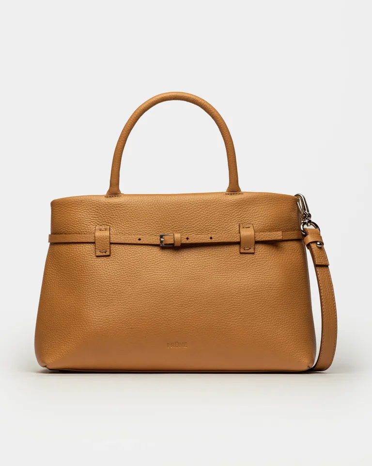 Cartera de mano bay en cuero graneado - Diseño estructurado y clásico de Prüne en Bolsos y Carteras para argentina