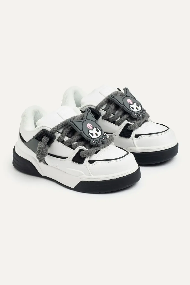 Zapatillas de diseño con accesorio de Kuromi para mujer de 47 Street en Zapatillas para argentina