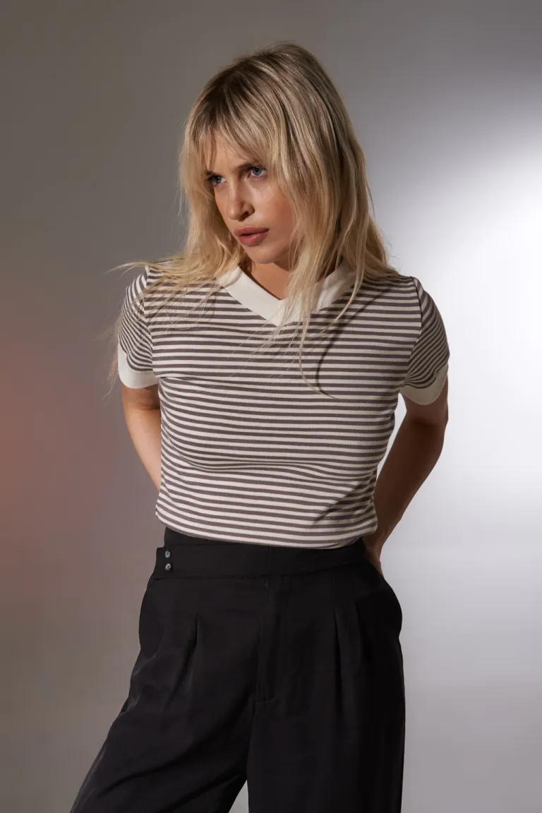 Pantalón de pierna ancha en tonos marrones, prenda versátil y cómoda para el día a día de Apricot en Pantalones para argentina