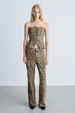 Jeans rectos tiro alto leopardo de Mango en Pantalones para argentina