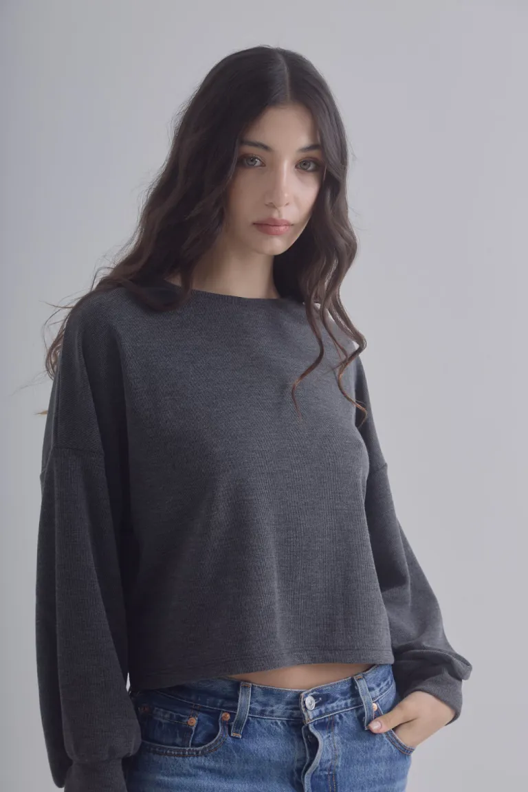 Buzo corto amplio con mangas globo y frunce en la parte superior de Belle en Buzos y Sweaters para argentina