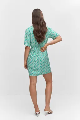 Vestido estampado corto cruzado de Mango en Vestidos para argentina