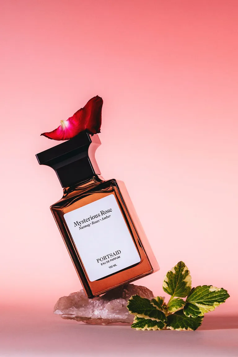 Fragancia Mysterious Rose: La esencia de la rosa con toques especiados y misteriosos de Portsaid en Fragancias para argentina