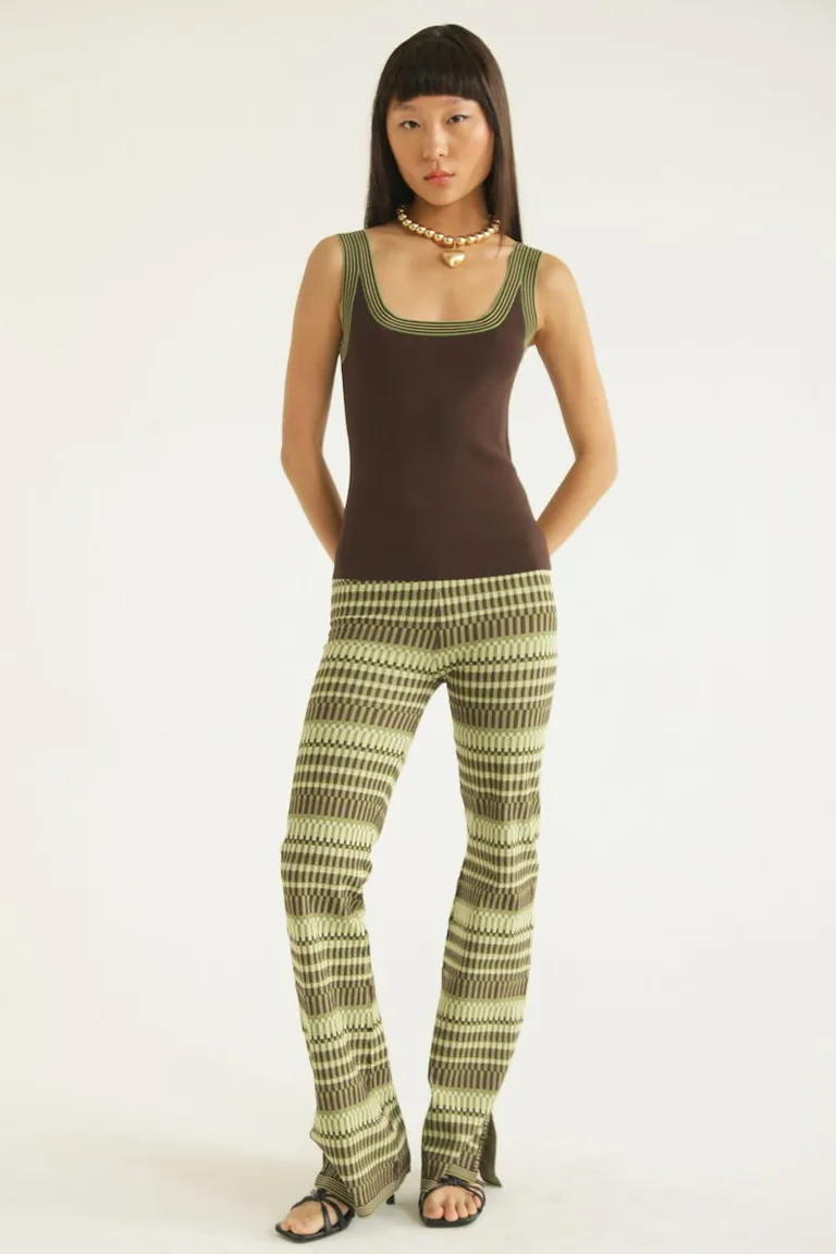 Pantalón de tiro alto con estampado geométrico en tonos vivos de Las Pepas en Pantalones para argentina