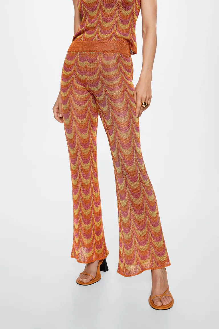 Pantalón punto acampanado retro de Mango en Pantalones para argentina