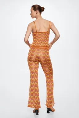 Pantalón punto acampanado retro de Mango en Pantalones para argentina