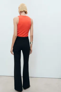 Top punto fino simple de Mango en Tops para argentina