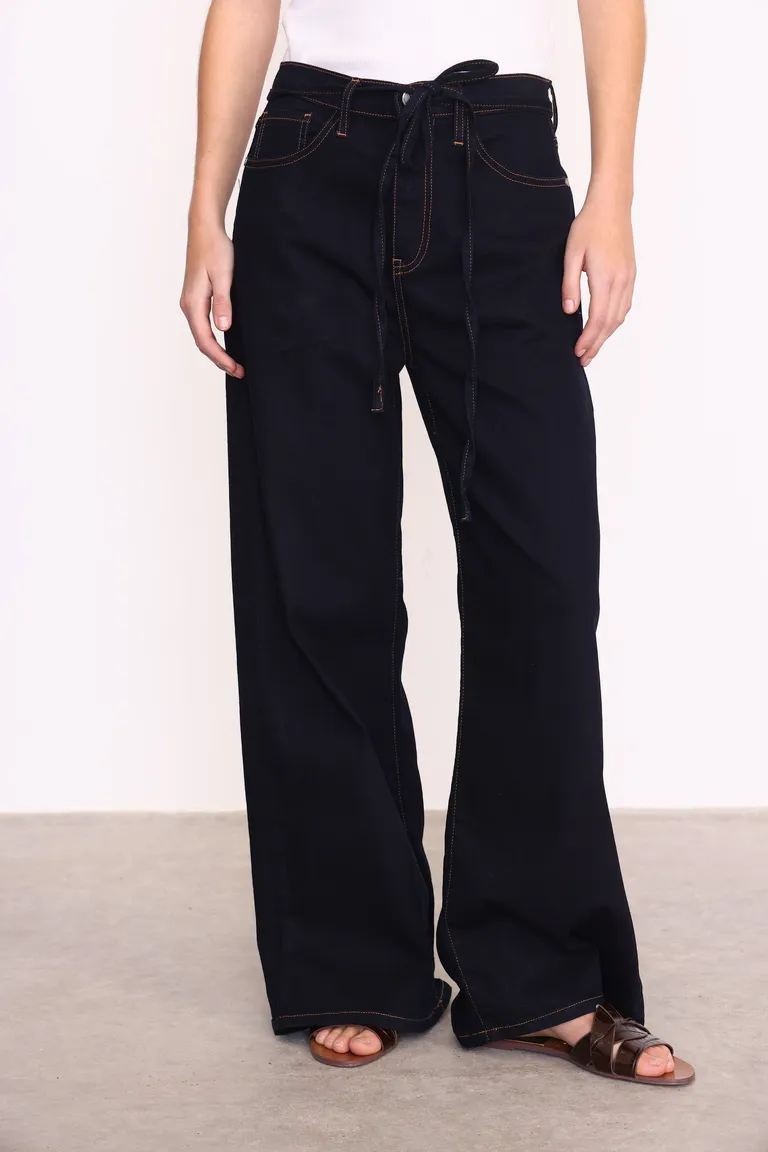 Pantalón de pierna ancha y corte alto en denim azul de Yagmour en Pantalones para argentina