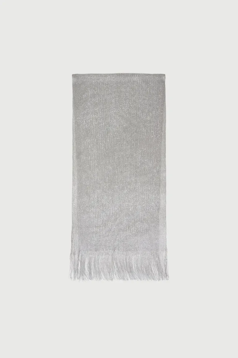 Chalina tejida con hilo metalizado, el accesorio perfecto para un look sofisticado y brillante de Markova en Bufandas y Pañuelos para argentina