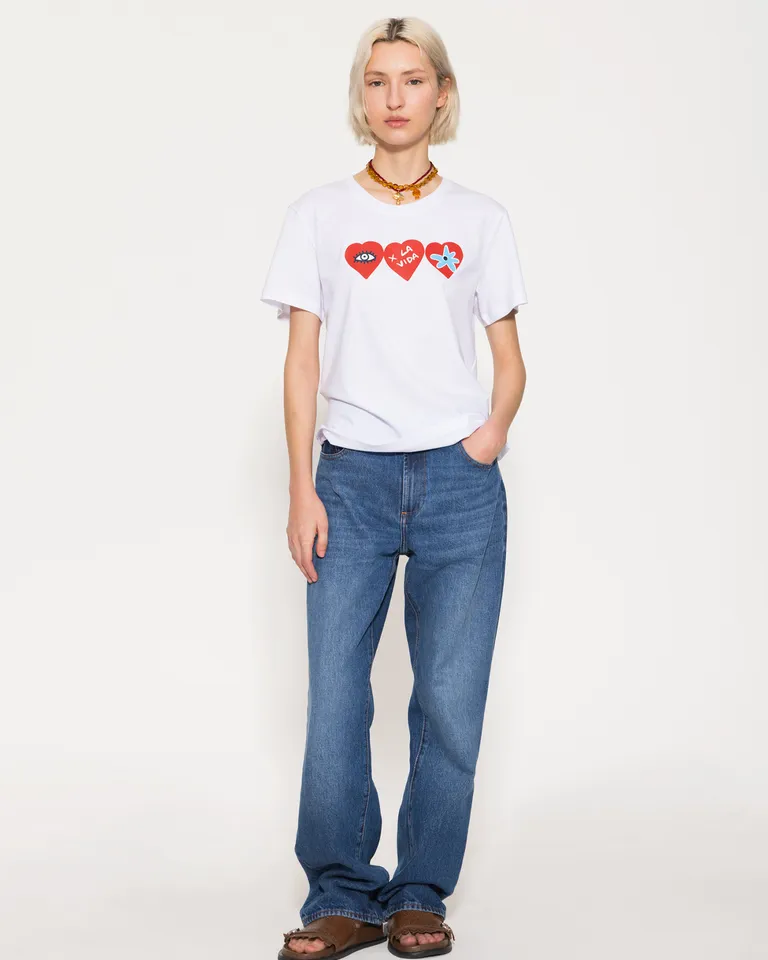 Remera de algodón con estampado de corazones para mujer de Jazmin Chebar en Remeras para argentina