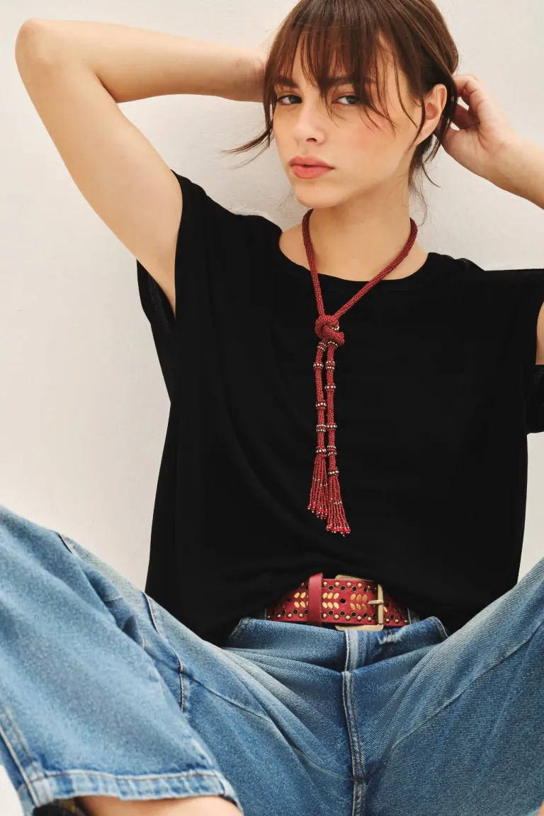 Remera de manga caída con detalles bordados y medalla en la espalda de Rapsodia en Remeras para argentina