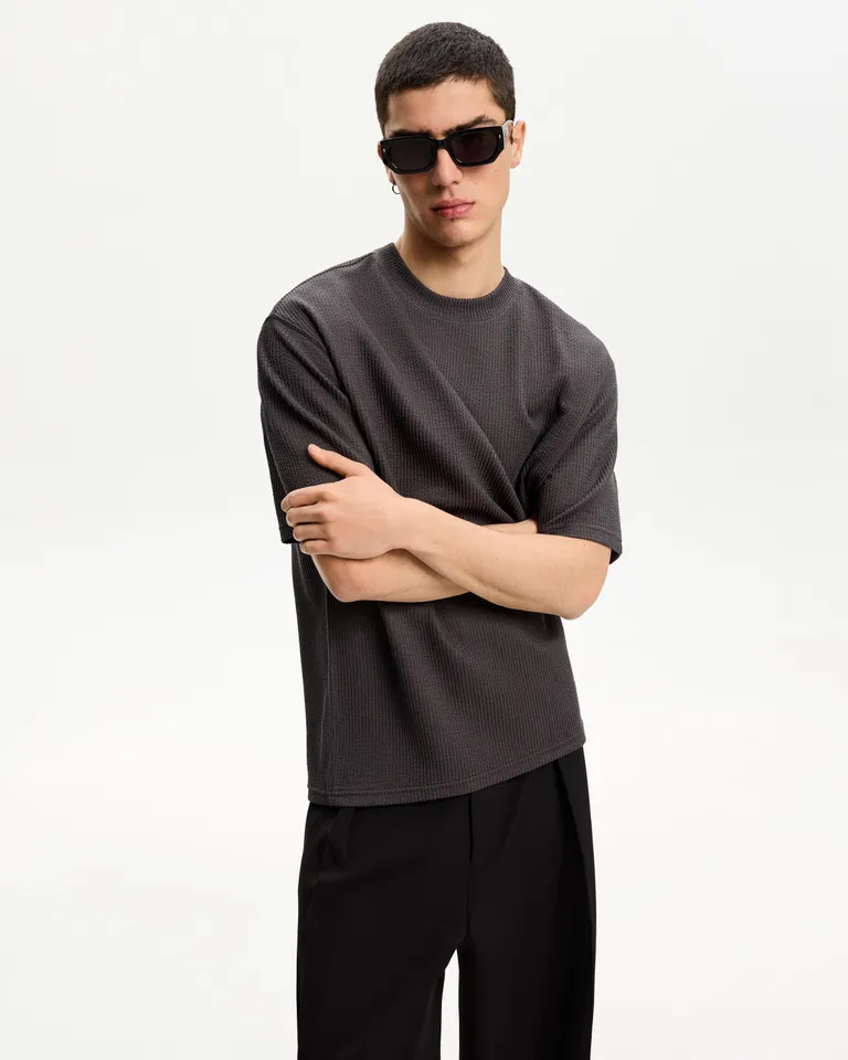 Remera manga corta seersucker de Bershka en Remeras y Polos para argentina