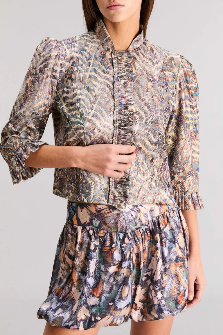 Chaqueta de brocato liviano con detalles de lurex y volados en las mangas para mujer de Kosiuko en Chaquetas para argentina