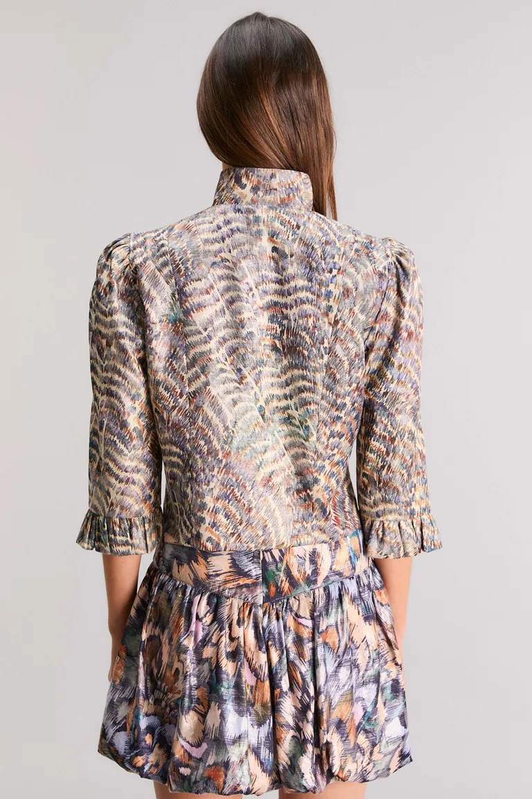 Chaqueta de brocato liviano con detalles de lurex y volados en las mangas para mujer de Kosiuko en Chaquetas para argentina