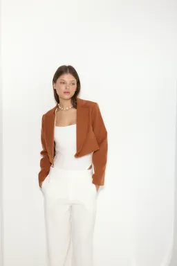 Blazer crop tostado de Audaz en Blazers para argentina