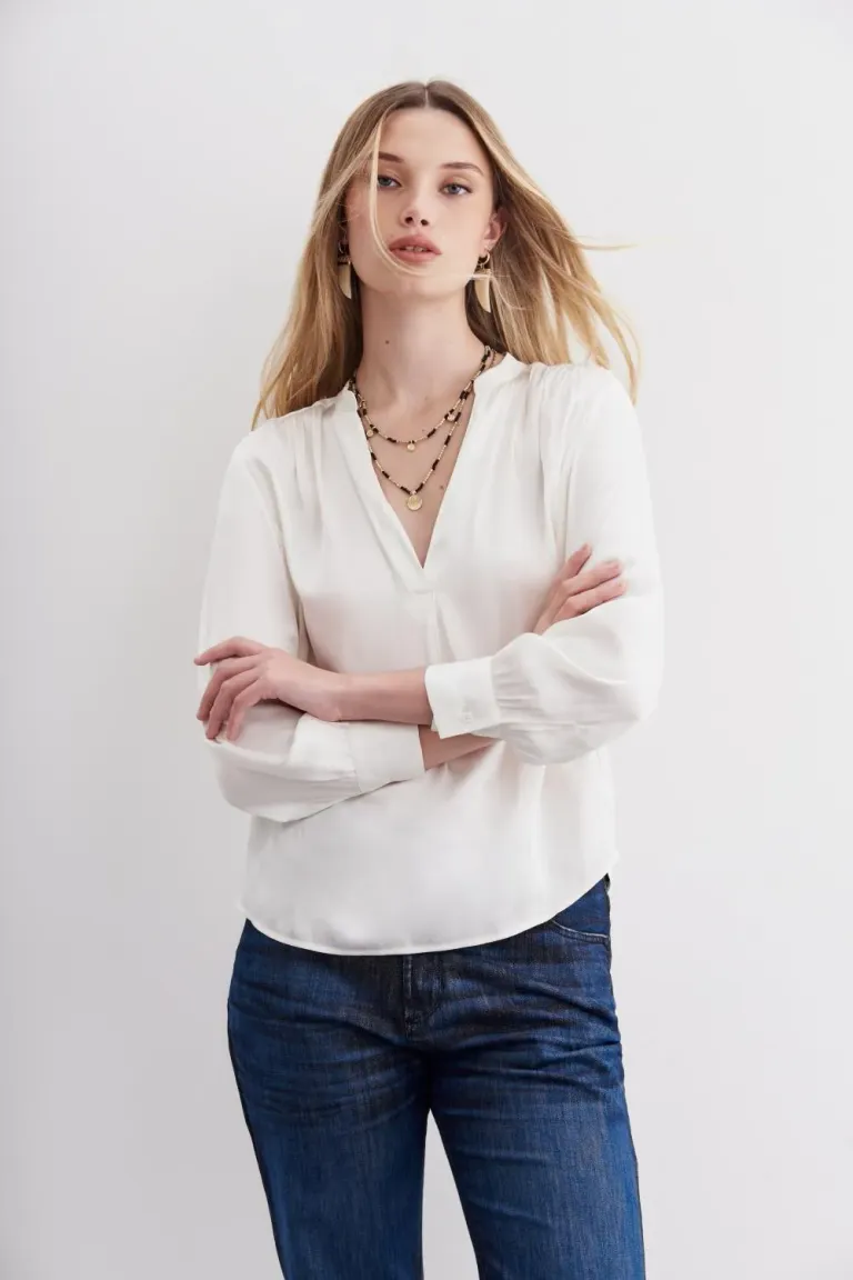 Camisa blanca de corte fluido y mangas largas de Rapsodia en Camisas para argentina