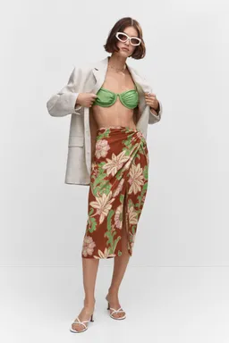 Falda estampada con nudo de Mango en Faldas para argentina