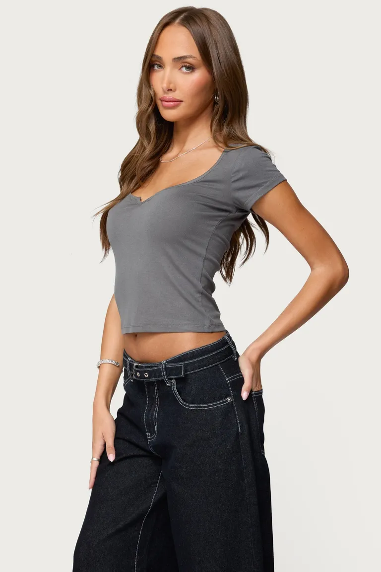 Remera ettalie escote redondo de Edikted en Remeras para argentina