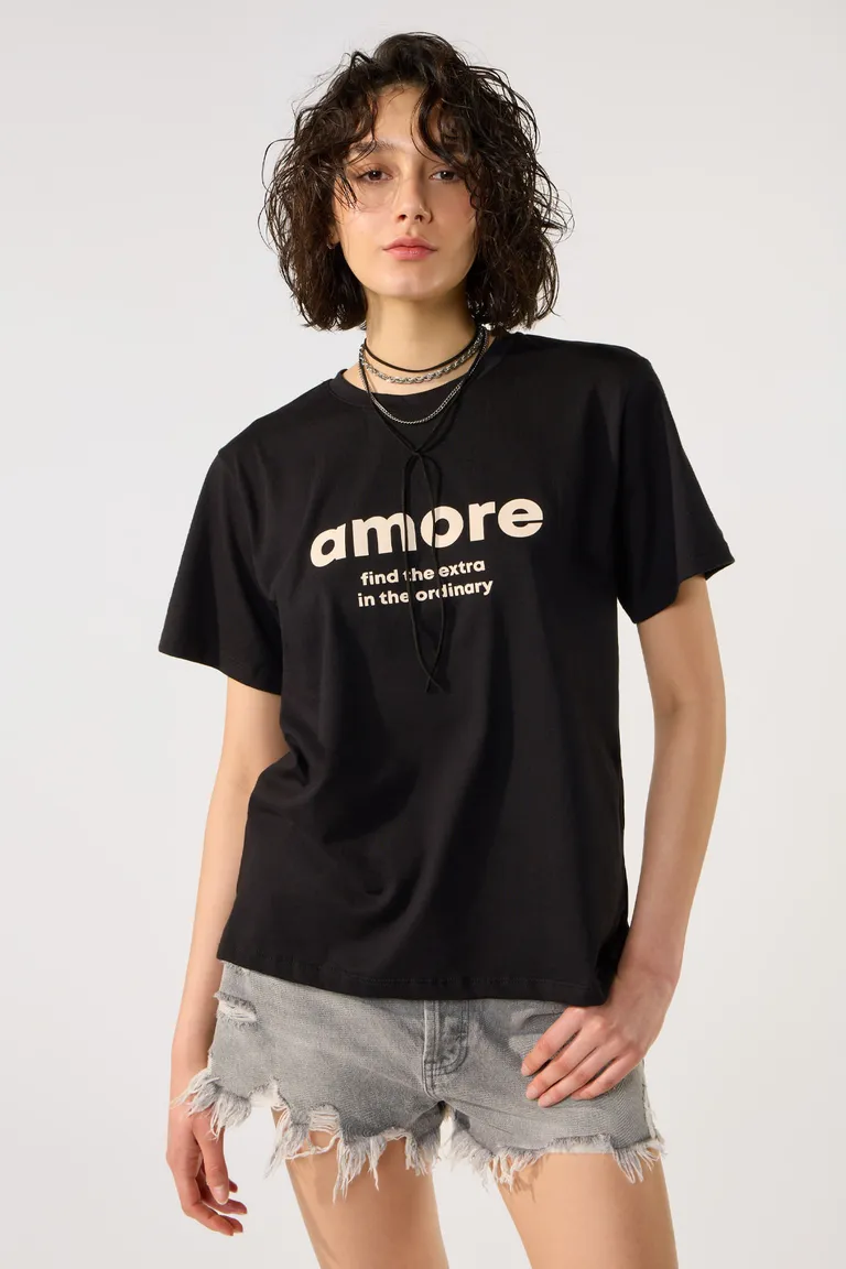 Remera de algodón con diseño de texto distintivo y corte ajustado de Cuesta Blanca en Remeras para argentina