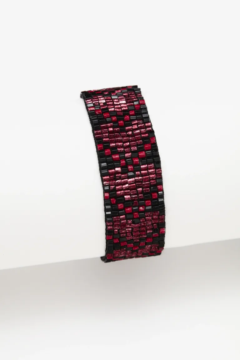 Pulsera de cuentas de vidrio en tonos rojos, accesorio elegante y versátil para mujeres de Rapsodia en Bijouterie para argentina