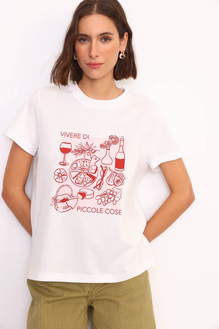 Remera blanca con estampa gráfica para mujer - Pequeños Placeres de Yagmour en Remeras para argentina