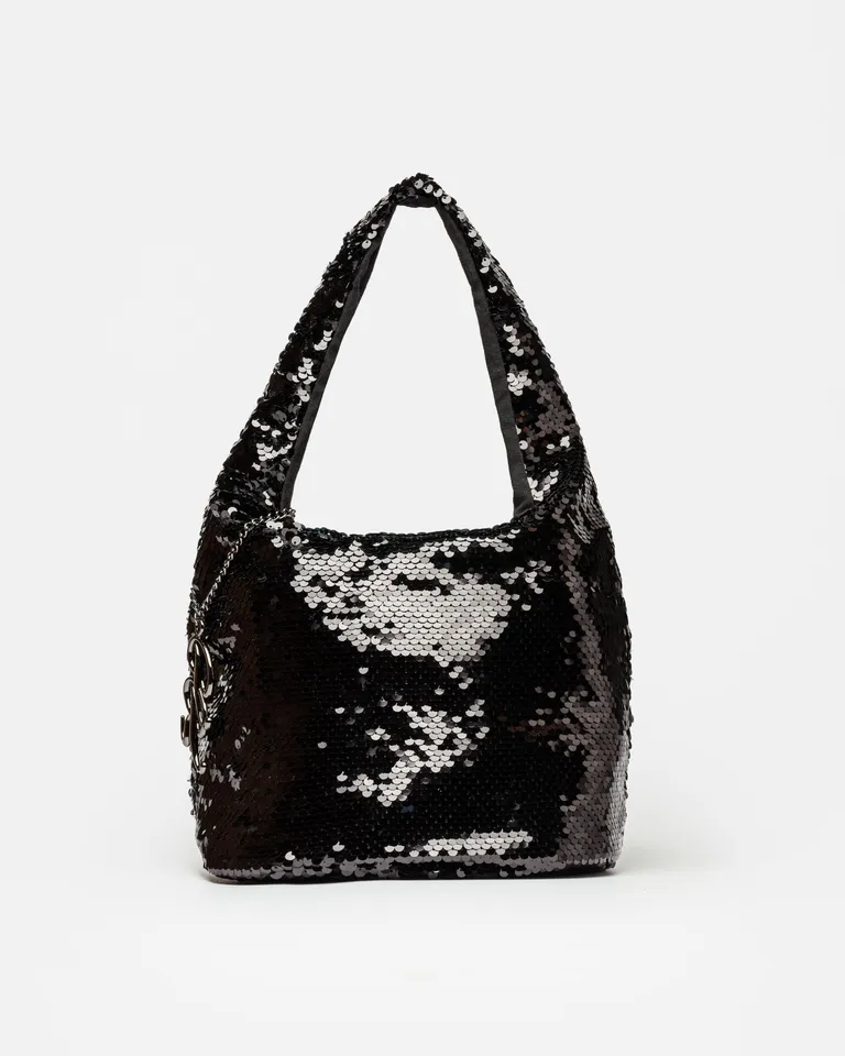 Cartera de hombro con detalles en paillette metalizado, diseño ovalado y colgante en metal de Prüne en Bolsos y Carteras para argentina