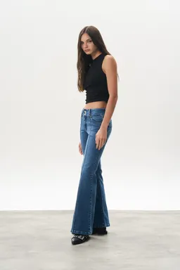 Jean denim oxford tiro bajo milles de Magda en Pantalones para argentina