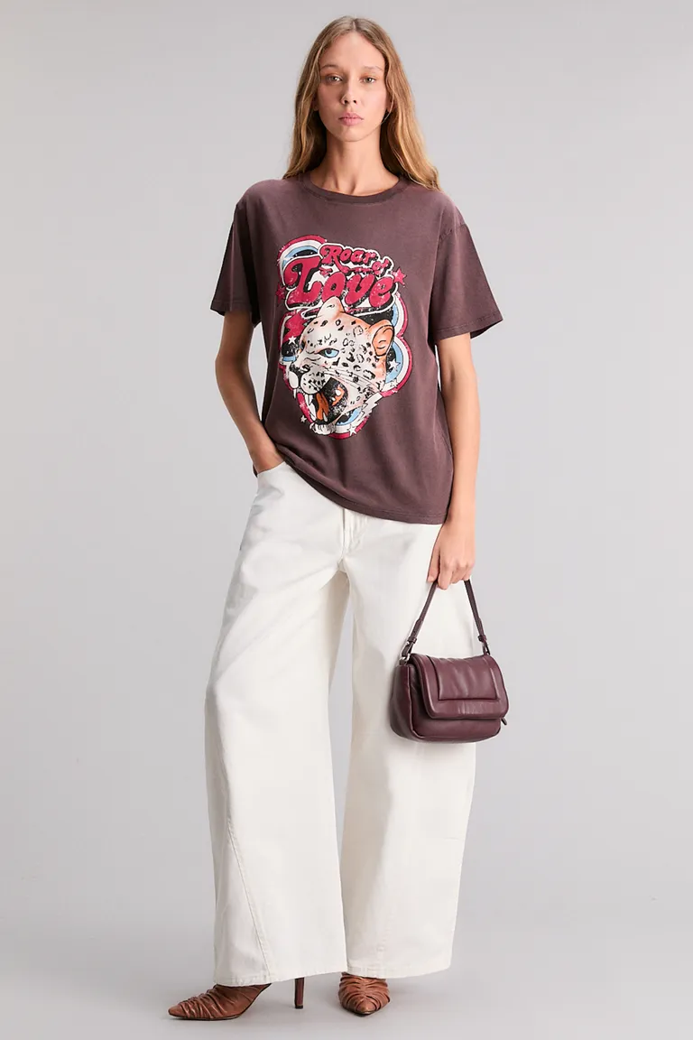 Remera de estilo casual con diseño estampado en tonos marrones de Kosiuko en Remeras para argentina