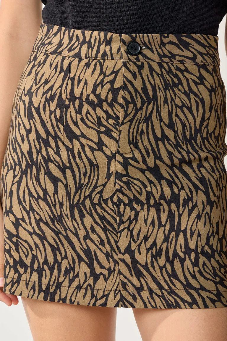 Falda mini estampada para un look casual y fresco de Cuesta Blanca en Faldas para argentina