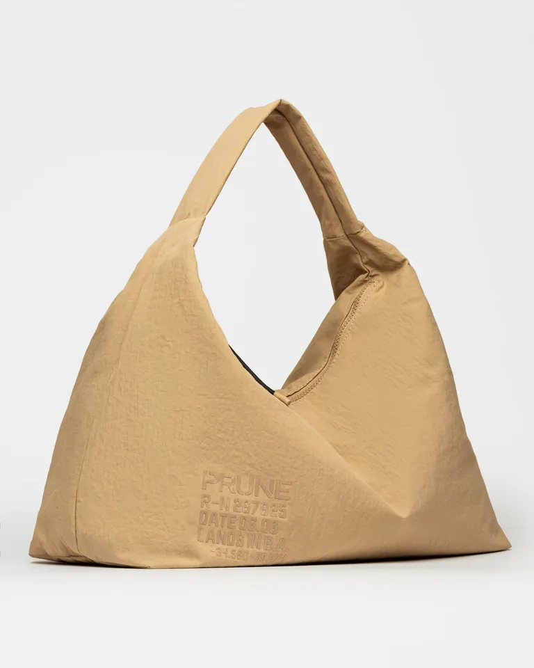 Bolso de nylon washed con cierre y bolsillo frontal de Prüne en Bolsos y Carteras para argentina