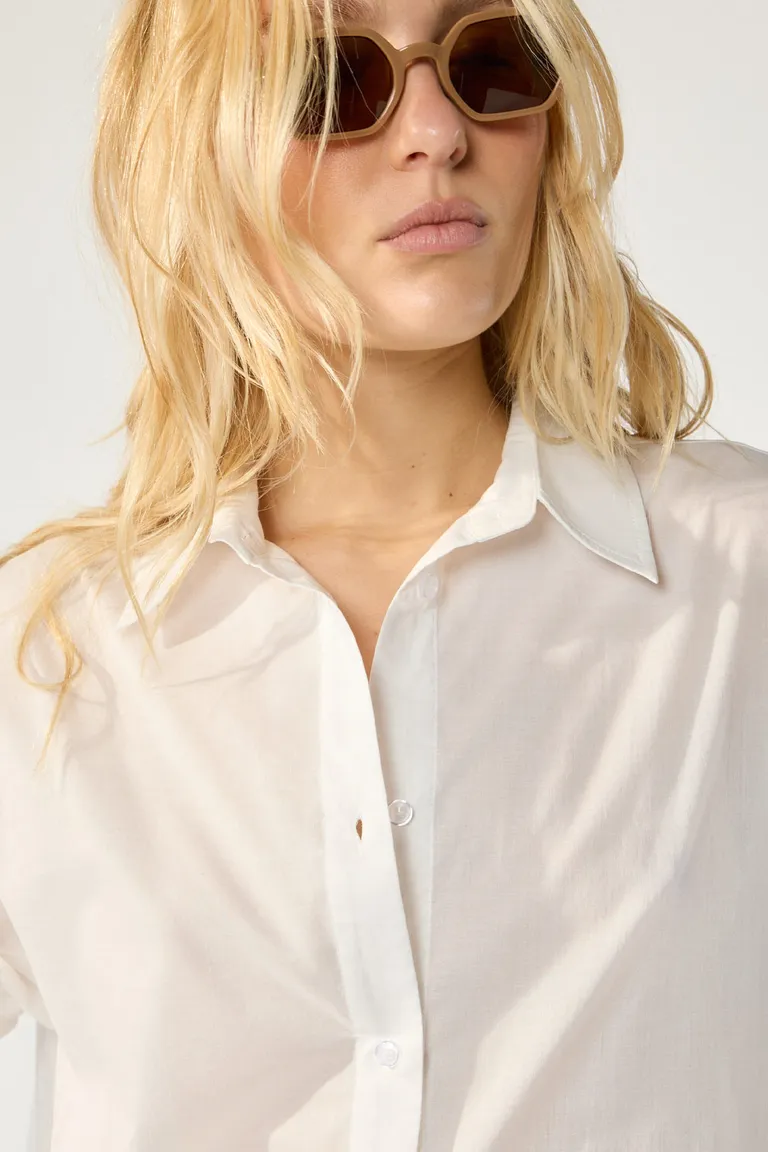 Camisa oversize de cuello solapa con mangas largas y hombro caído de Cuesta Blanca en Camisas para argentina