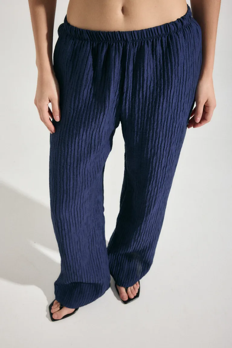 Pantalón de bambula plisada con tiro bajo y elástico en la cintura para mujer de Audaz en Pantalones para argentina