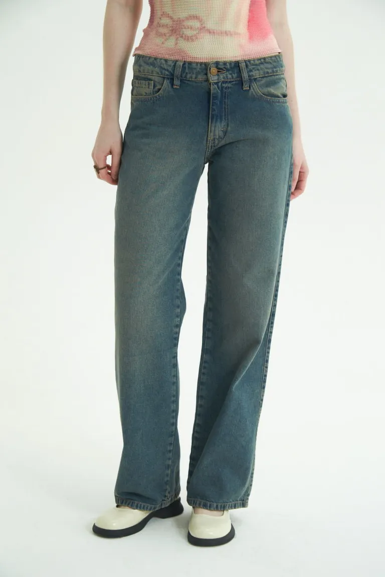 Pantalón de jean de corte recto con lavado óxido en tonos verdosos de Las Pepas en Pantalones para argentina