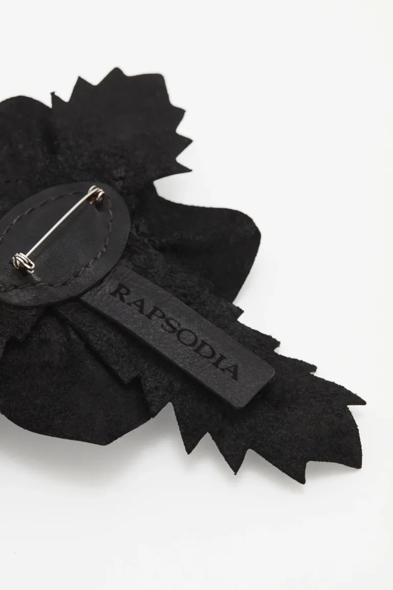 Prendedor artesanal en forma de flor para prendas y accesorios de Rapsodia en Bijouterie para argentina