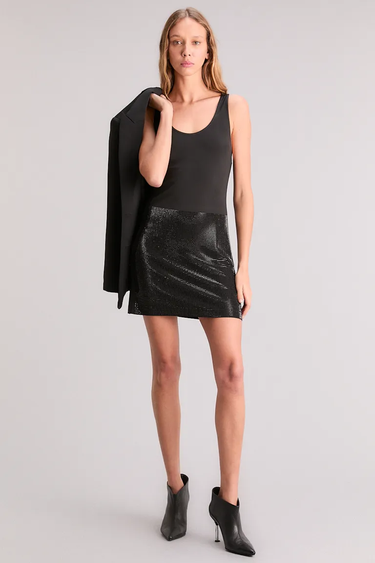 Vestido de noche de corte slim con escote en U y detalles de hotfix en la parte inferior de Kosiuko en Vestidos para argentina