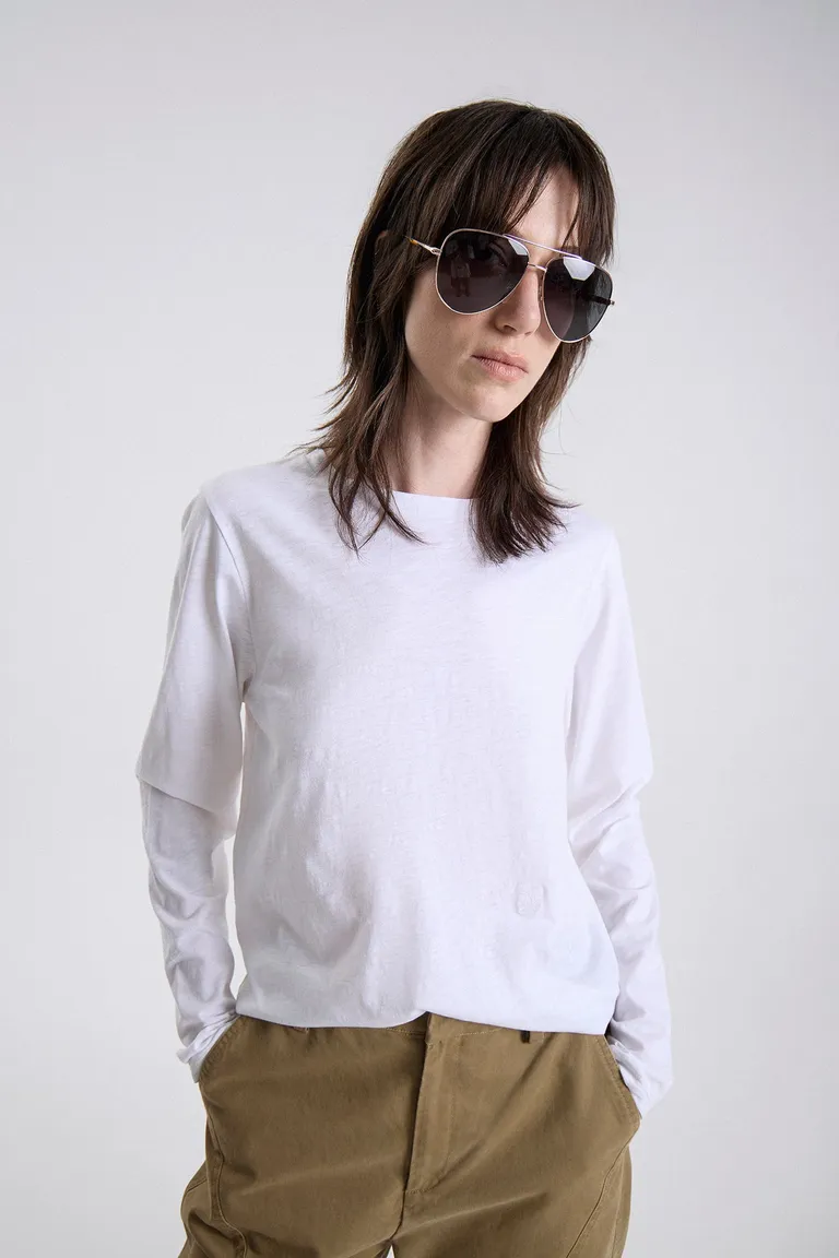 Remera de manga larga con escote redondo y detalle de bordado en el frente de Maria Cher en Remeras para argentina