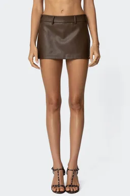 Micro falda pantalón crawford cuero de Edikted en Shorts para argentina