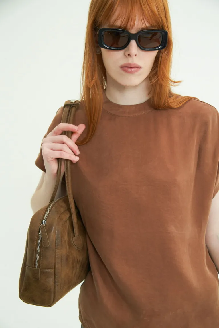 Blusa de corte amplio y relajado con detalles exclusivos de Las Pepas en Blusas para argentina