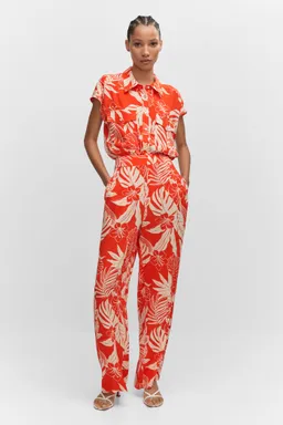 Pantalón fluido estampado de Mango en Pantalones para argentina