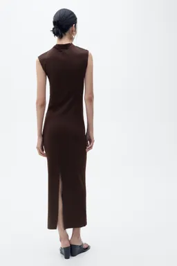 Vestido drapeado cuello perkins de Mango en Vestidos para argentina