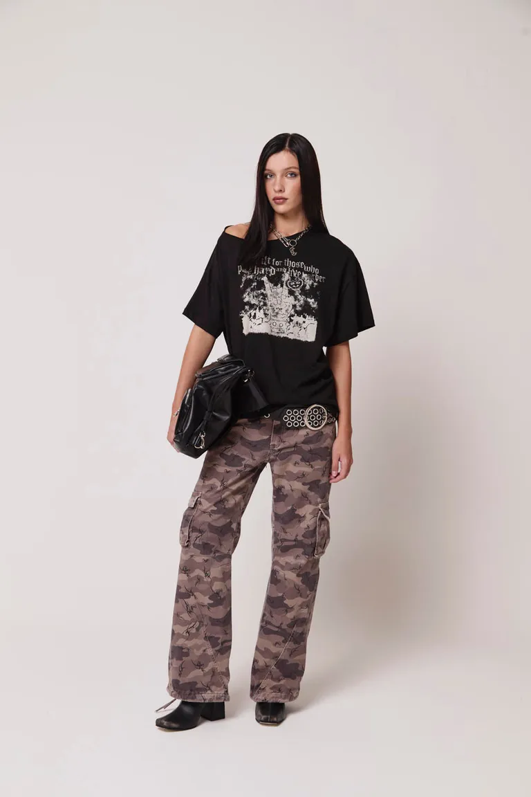 Pantalon de tiro bajo con bolsillos cargo laterales y ruedo ajustable estampado de estilo urbano de 47 Street en Pantalones para argentina