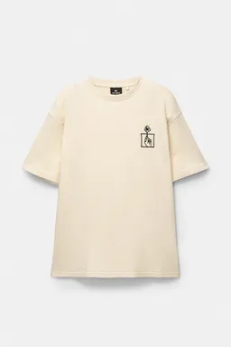 Remera con bordado contrastante de Pull&Bear en Remeras y Polos para argentina