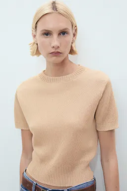 Sweater corto manga corta de Mango en Remeras para argentina