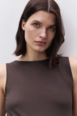 Top cuello barco fruncido de Mango en Tops para argentina