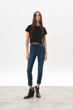 Jean denim chupín dustin de Magda en Pantalones para argentina