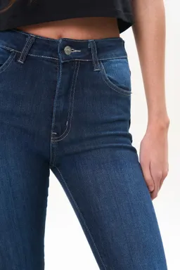 Jean denim chupín dustin de Magda en Pantalones para argentina
