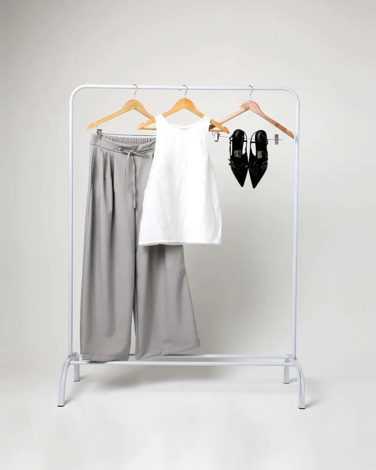 Musculosa de seda emilia con botón en la espalda de Hesed en Tops para argentina