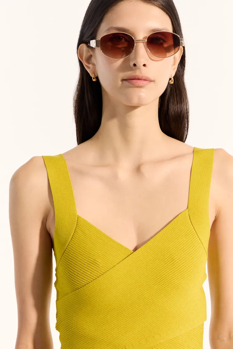 Top de punto elástico y ajustado con detalle cruzado en el delantero de Portsaid en Tops para argentina