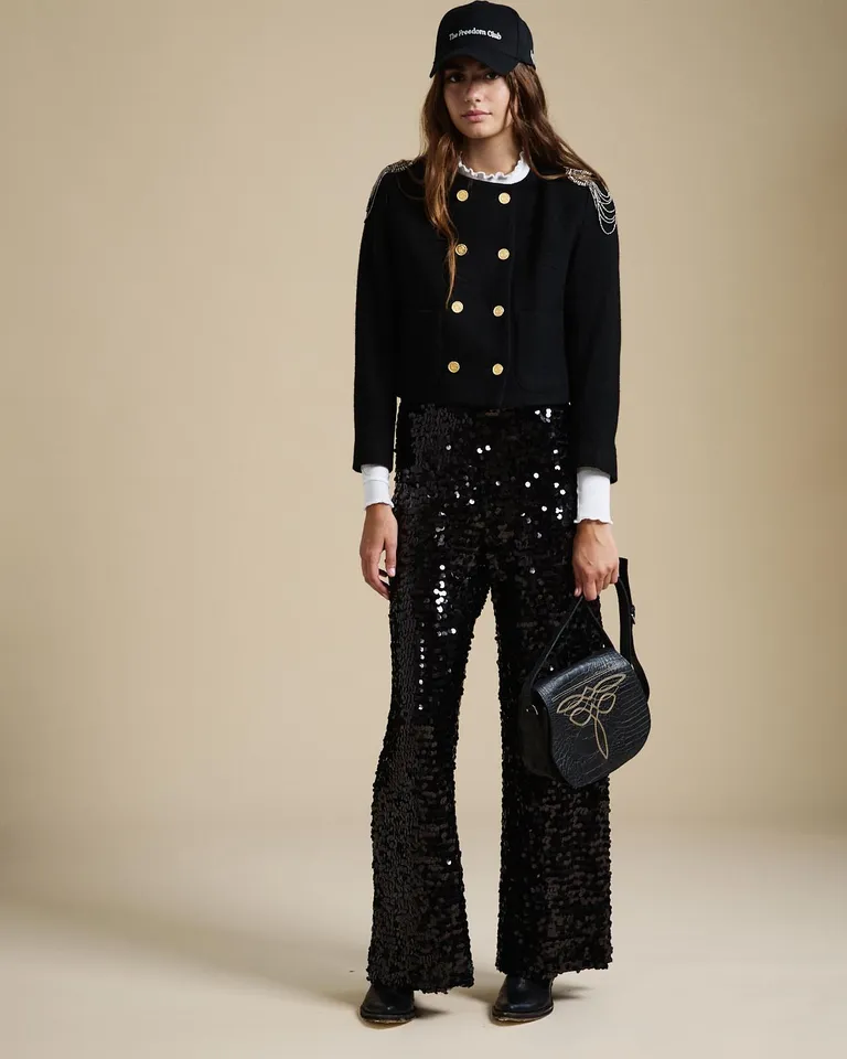 Blazer corto entallado estilo militar con doble botonadura y apliques de cadenas en los hombros de Wanama en Blazers para argentina