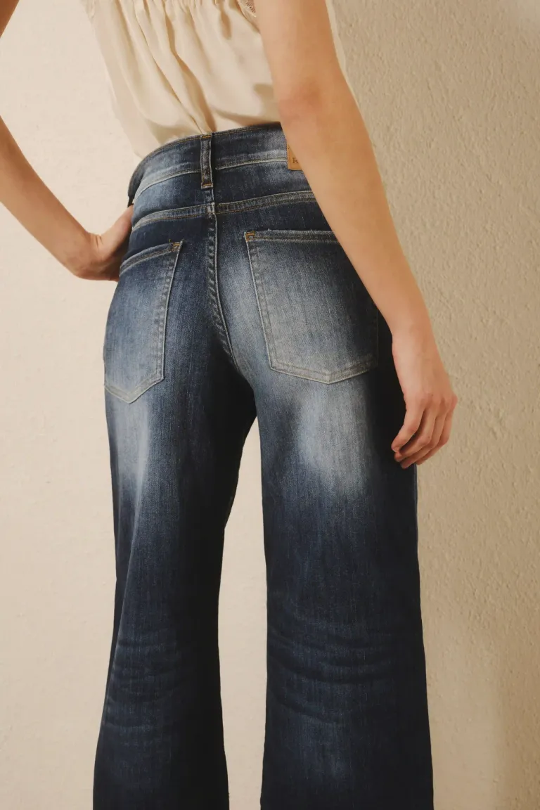 Pantalón de mezclilla azul de pierna ancha y largo midi de Rapsodia en Pantalones para argentina